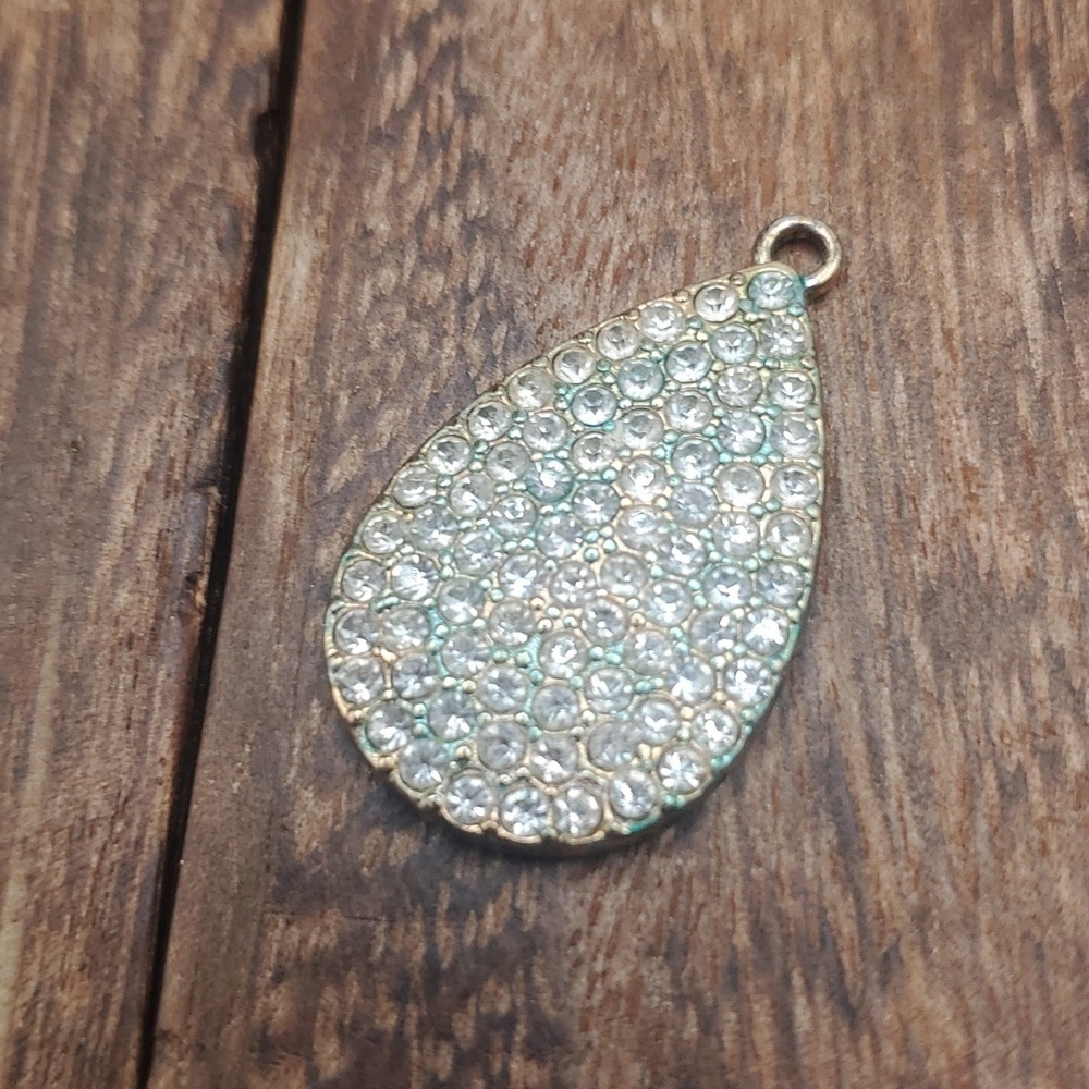 Stunning crystal tear drop pendant vintage